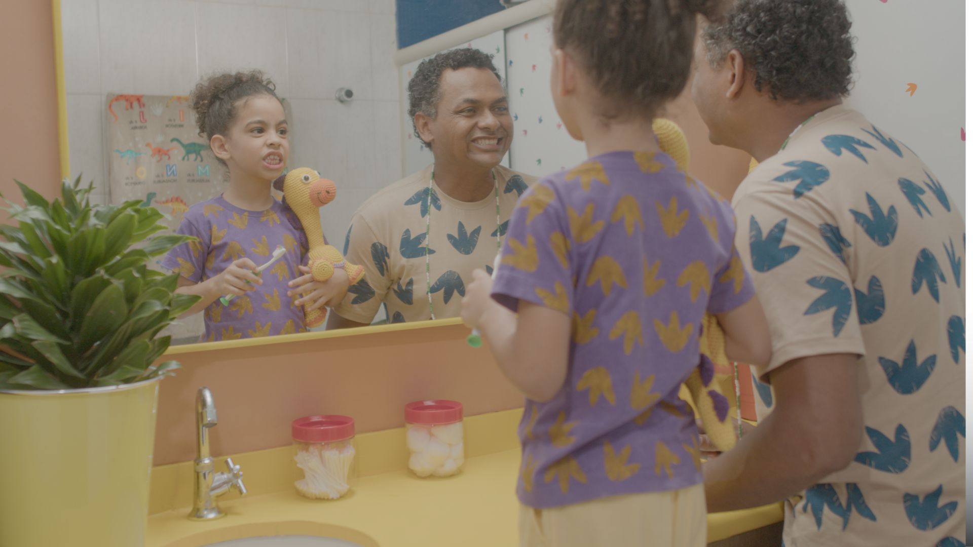 Egressos da graduação em cinema da UFPB produzem série infantil inspirada em dinossauro do sertão paraibano Egressos da graduação em cinema da UFPB produzem série infantil inspirada em dinossauro do sertão paraibano